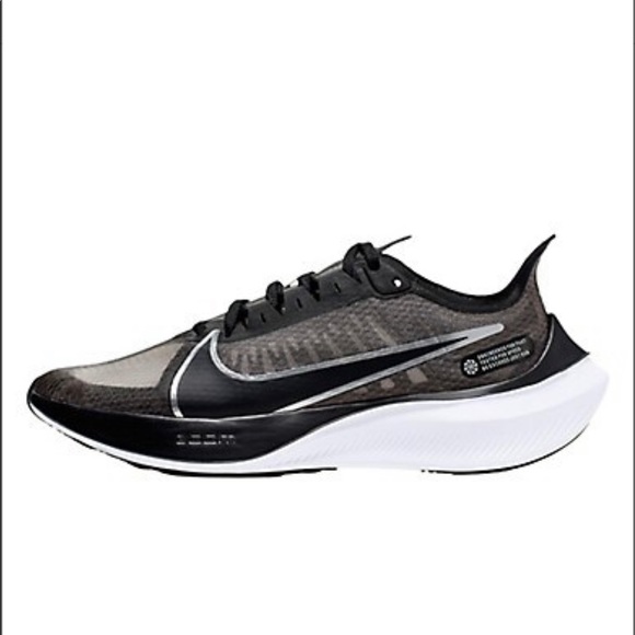 Nike Zoom Gravity Running Shoes